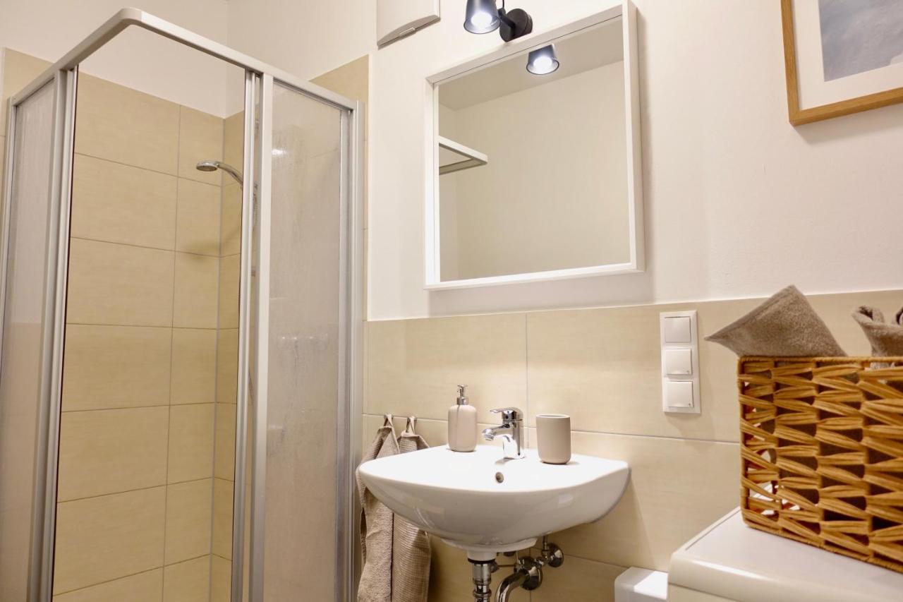 Neu - Gemuetliches Und Modernes Apartment Mit Stellplatz 科布倫茨 外观 照片